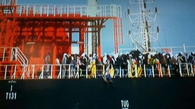 Nave con 450 profughi a Cagliari. Tra loro donne in gravidanza e bambini nave-con-450-profughi-a-cagliari-tra-loro-donne-in-gravidanza-e-bambini