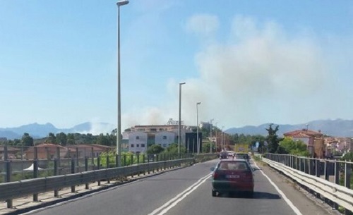 incendio-vicino-all-and-rsquo-aeroporto-distrutti-6-ettari-di-macchia-mediterranea