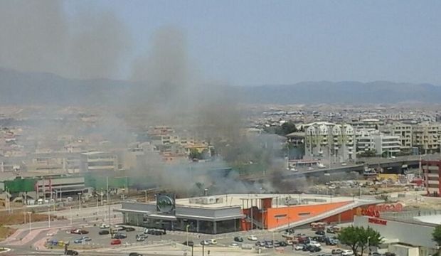 via-dei-valenzani-rogo-di-sterpaglie-vigili-in-azione