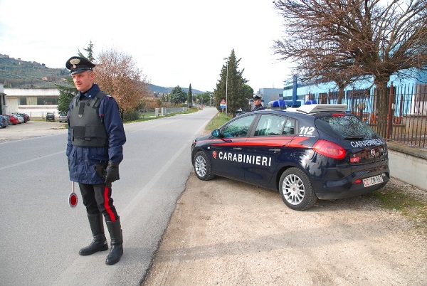 san-gavino-forza-posto-di-blocco-e-travolge-carabiniere