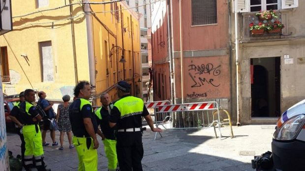 palazzina-pericolante-a-stampace-evacuate-cinque-famiglie