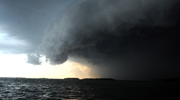 caldo-36-gradi-in-citt-and-agrave-in-arrivo-piogge-e-temporali-col-ciclone-circe