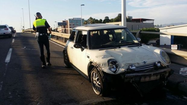 paura-sull-and-rsquo-asse-mediano-auto-sbanda-e-si-scontra-con-ambulanza