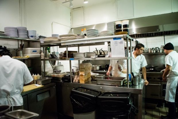 controlli-nei-ristoranti-scoperti-13-lavoratori-in-nero