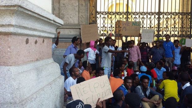 immigrazione-verso-soluzione-per-profughi-eritrei-50-pronti-a-partire-in-nave