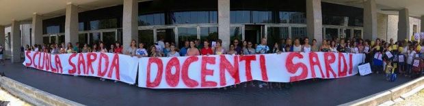 mobilit-and-agrave-docenti-blitz-in-viale-trento-and-quot-scuola-sarda-docenti-sardi-and-quot-foto-video