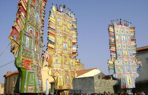 tutto-pronto-per-il-rito-dei-candelieri-a-nulvi