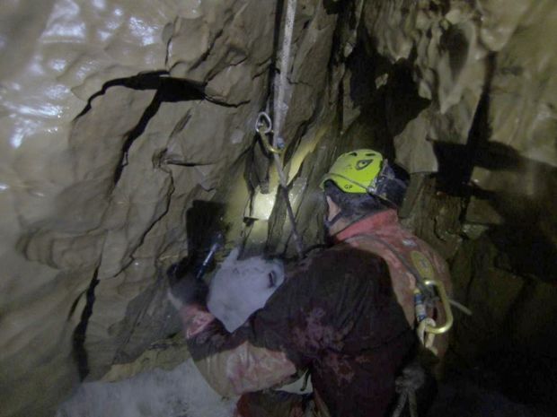 siniscola-speleologo-colpito-da-un-sasso-e-and-quot-imprigionato-and-quot-in-una-grotta