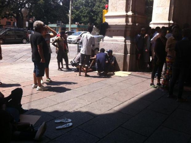 profughi-in-via-roma-prefetto-and-ldquo-caritas-e-mediatori-al-lavoro-and-rdquo