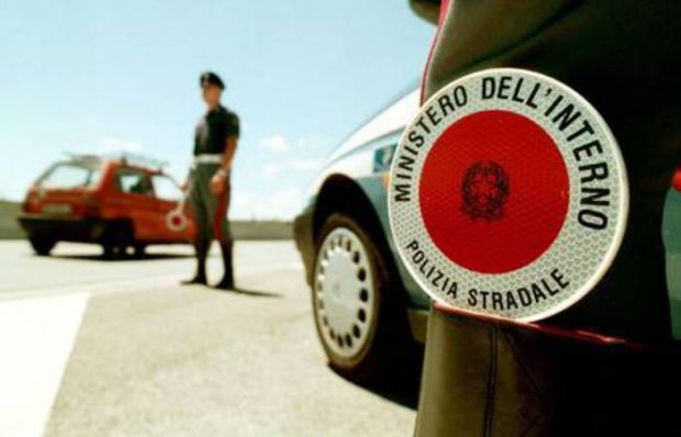 perde-gomma-sulla-554-e-tampona-tre-auto-era-ubriaco-al-volante