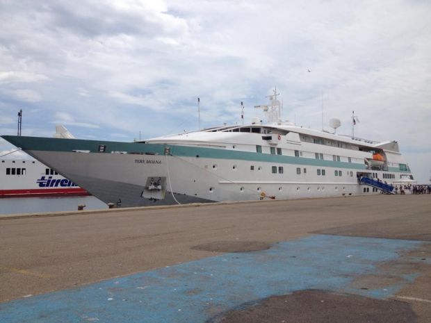 Crociera di lusso in porto crociera-di-lusso-in-porto-turisti-australiani-in-giro-per-la-citt-and-agrave