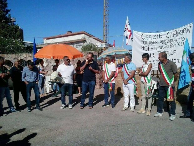 presidio-lavoratori-ssb-davanti-allo-stabilimento-a-piscinas