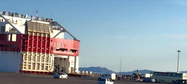 pili-and-quot-imbarcati-nella-notte-i-profughi-eritrei-che-protestavano-a-cagliari-and-quot