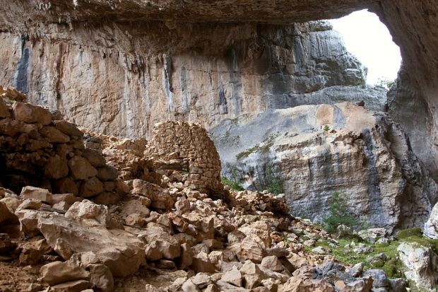 ritrovata-turista-francese-dispersa-a-tiscali-sta-bene