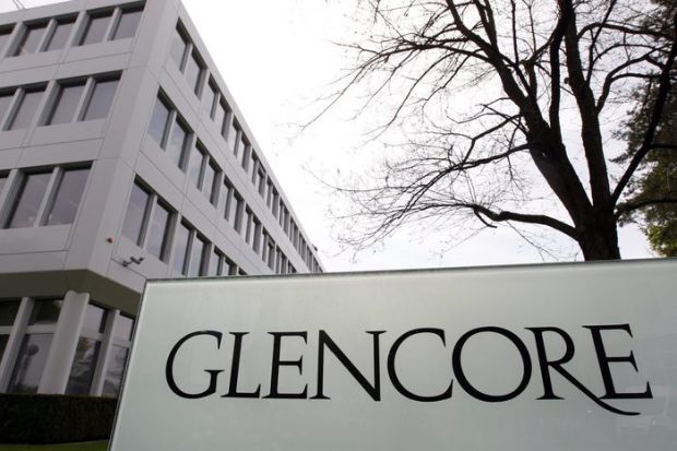 glencore-utile-semestre-crolla-del-56