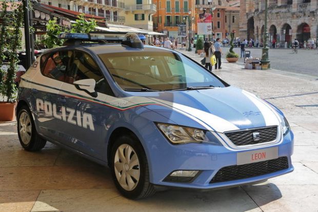 Via le Bravo via-le-bravo-ecco-le-prime-seat-leon-della-polizia-in-sardegna