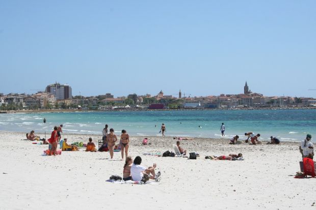 lido-di-alghero-il-sindaco-revoca-il-divieto-di-balneazione