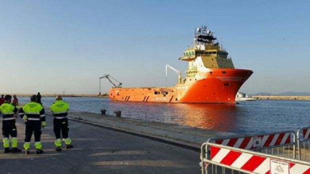 arrivata-nave-con-781-profughi-a-bordo-anche-donne-ferite-e-6-cadaveri