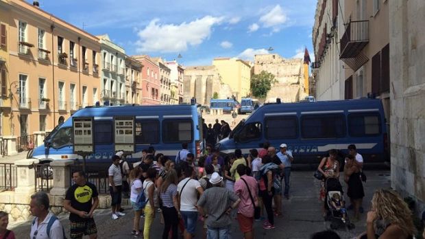 and-ldquo-stop-invasione-and-rdquo-sit-in-di-and-ldquo-noi-con-salvini-and-rdquo-blindata-piazza-palazzo