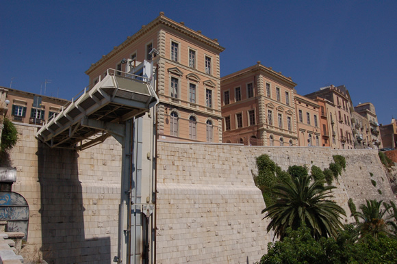 castello-11-turisti-bloccati-in-ascensore