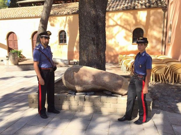 Menhir rubato a Sarroch menhir-rubato-a-sarroch-trovato-a-pula-51enne-nei-guai