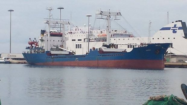 nave-scortata-al-porto-si-cerca-un-carico-di-droga
