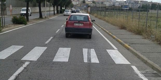 Via Is Cornalias via-is-cornalias-auto-travolge-pedone-and-egrave-grave