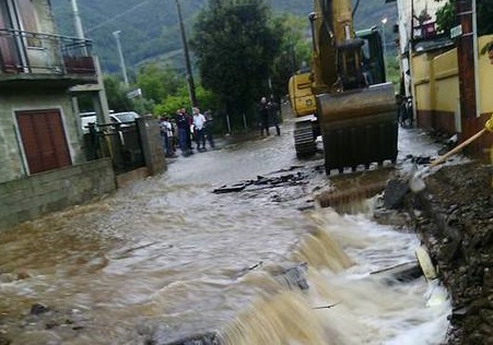 siniscola-canali-saltati-e-strade-scoperchiate