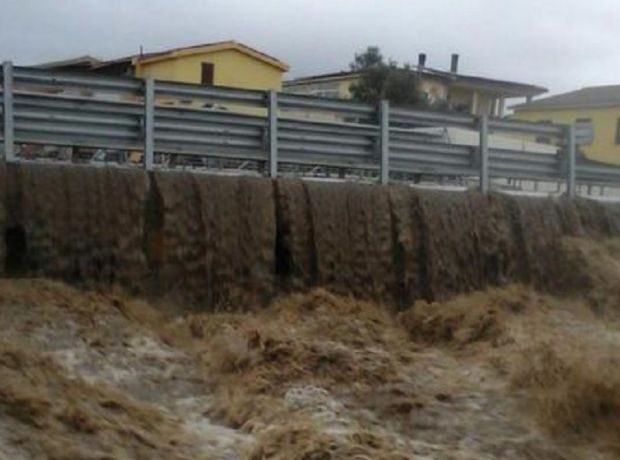 Costato 80 mila euro costato-80-mila-euro-abbattuto-ponte-costruito-2-anni-fa-and-ldquo-faceva-da-tappo-and-rdquo