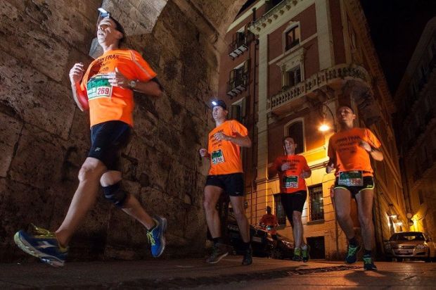 urban-trail-nel-centro-storico-mille-e-200-persone-alla-corsa-notturna