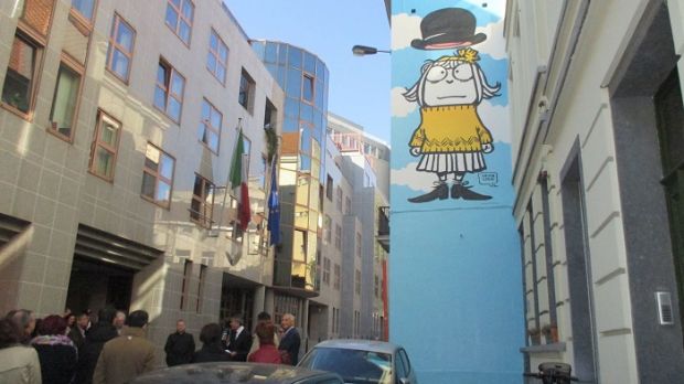 bruxelles-inaugurato-murales-della-cagliaritana-vanna-vinci
