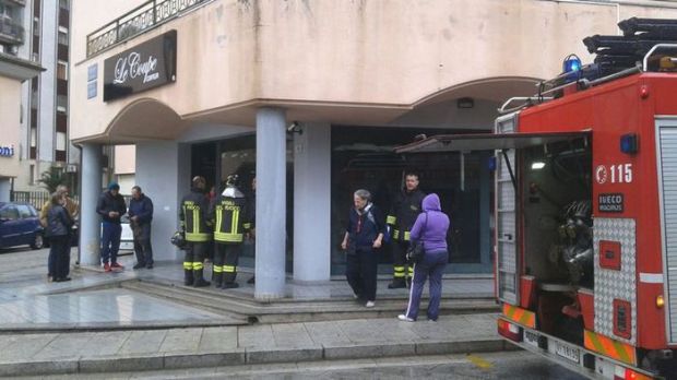 olbia-a-fuoco-salone-di-parrucchiere