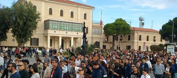 saremar-mille-in-piazza-and-ldquo-no-ai-licenziamenti-and-rdquo