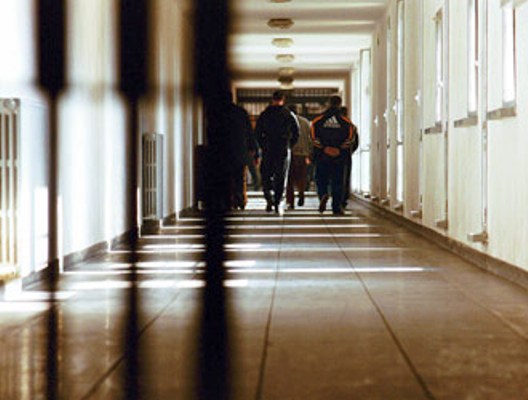 detenuto-tenta-suicidio-in-carcere-salvato-da-agenti