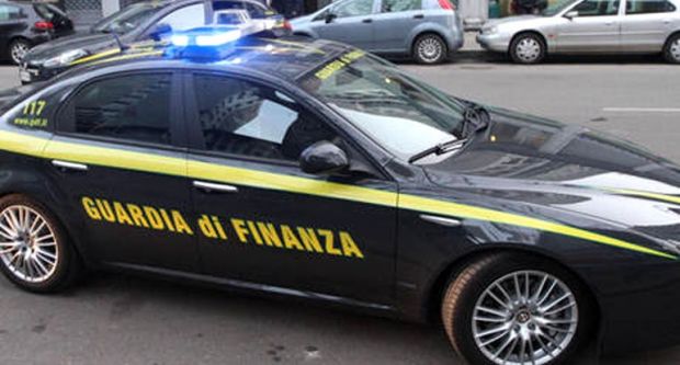 armi-munizioni-e-divisa-napoletano-arrestato-sventato-un-colpo