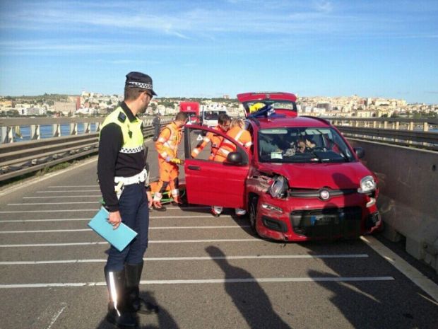 incidente-sul-ponte-della-scafa-due-feriti