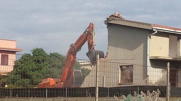 Medau su Cramu medau-su-cramu-ruspe-in-azione-demolizioni-al-via