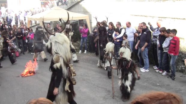 dolci-antichi-mestieri-e-culto-delle-anime-a-seui-and-ldquo-su-prugadoriu-and-rdquo