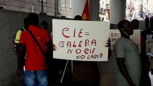 migranti-esplode-protesta-contro-centro-accoglienza-and-quot-no-al-lager-and-quot