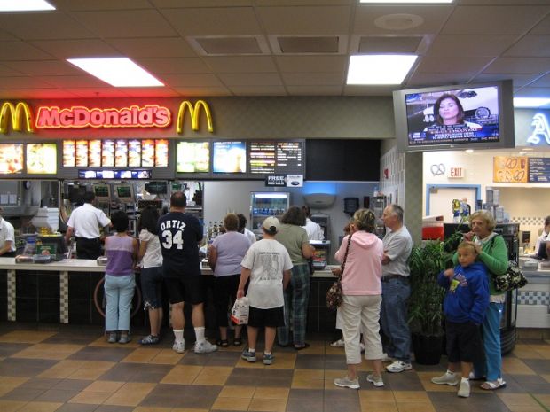 nuovo-mcdonald-s-al-poetto-comune-all-impresa-and-quot-servono-corsie-sicurezza-and-quot