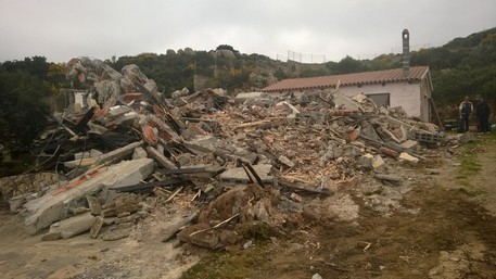 ruspe-accanto-al-mater-olbia-gi-and-ugrave-casa-abusiva-del-fattore-di-don-verz-and-egrave