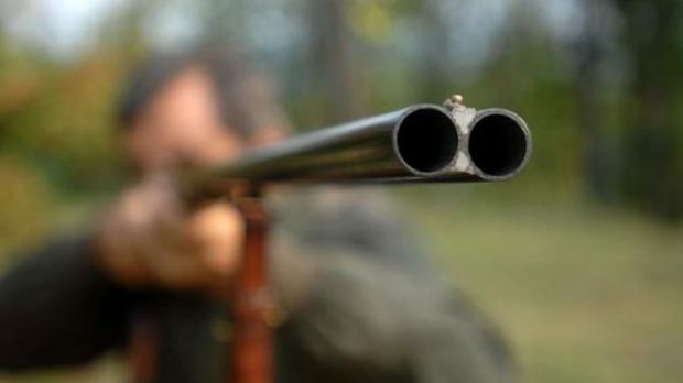 colpi-di-fucile-contro-una-casa-abitata-cacciatori-sotto-accusa