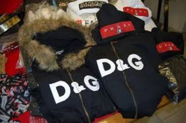 griffe-alla-moda-contraffatte-maxi-sequestro-via-170-mila-capi-d-and-rsquo-abbigliamento