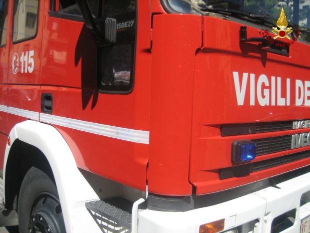attentato-incendiario-distrugge-un-fienile
