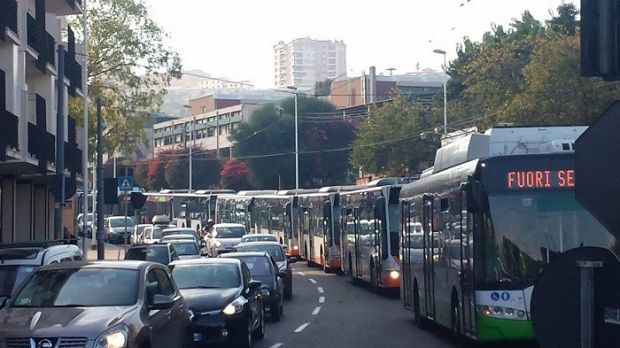 sciopero-ctm-di-4-ore-bus-fermi-in-citt-and-agrave