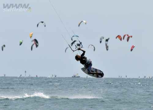 sulle-onde-col-kitesurf-per-curare-ansia-e-depressione