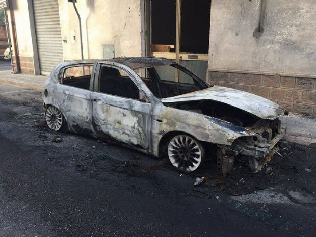 attentato-sindaco-bosa-studenti-in-piazza-and-ldquo-siamo-con-lui-and-rdquo