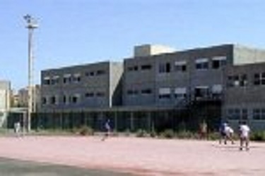 delusione-d-and-rsquo-amore-studente-distrugge-i-vetri-del-giua