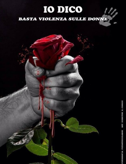 basta-violenza-donne-bagno-di-folla