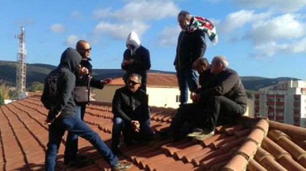Lavoratori sul tetto: “Saranno occupati” lavoratori-sul-tetto-and-ldquo-saranno-occupati-and-rdquo